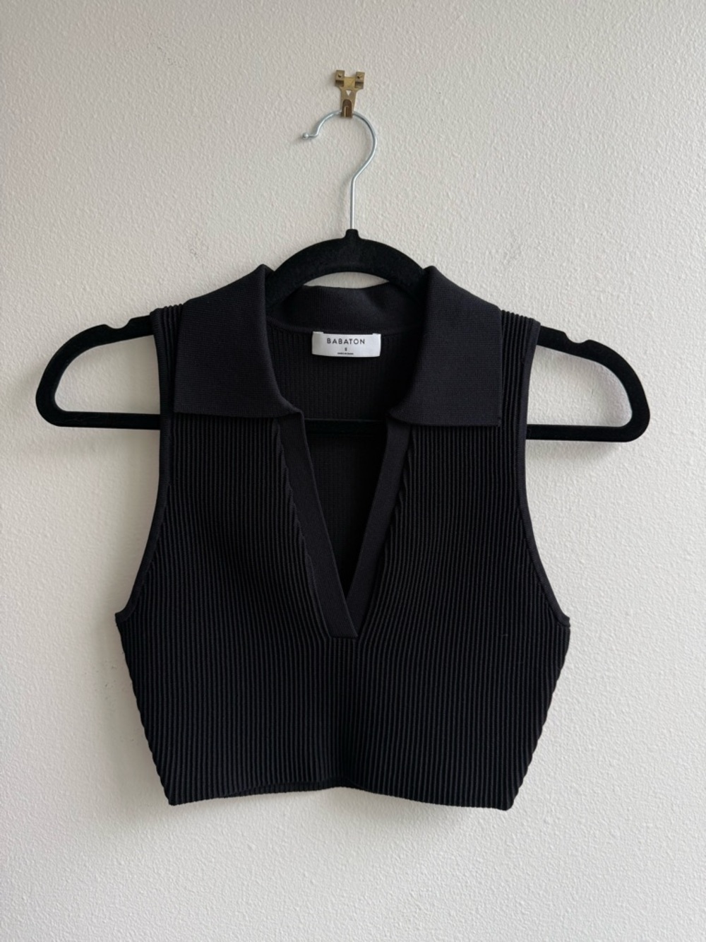 Aritzia Babaton Black sculpt knit Collar Crop Tank Top